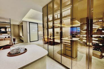 Exclusive Aetas Seputeh Luxury Condo: Freehold, Private Lift Access