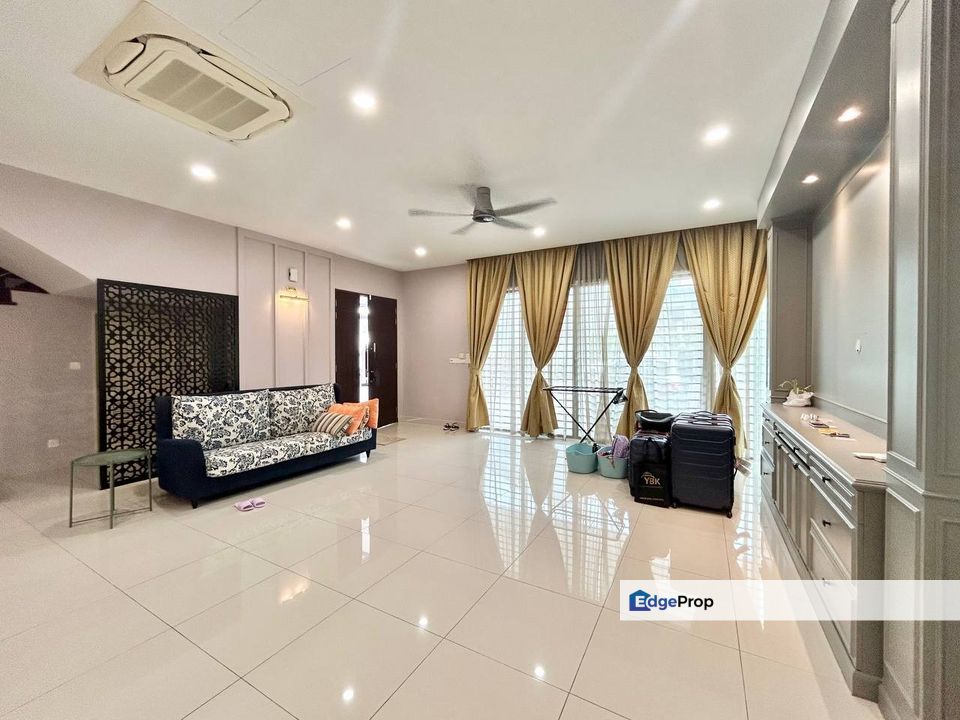 3 Storey Semi-D Villa 1080 Residence, Puncak Saujana Kajang, Selangor, Kajang