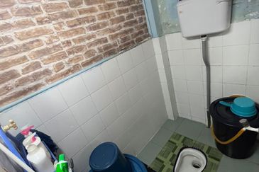 Taman Subang Perdana Flat