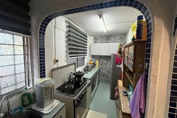 Taman Subang Perdana Flat