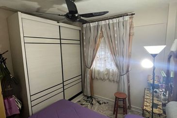 Taman Subang Perdana Flat