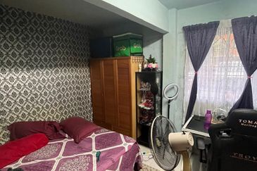 Taman Subang Perdana Flat