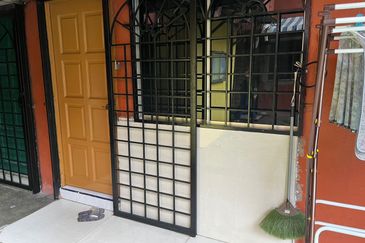 Taman Subang Perdana Flat