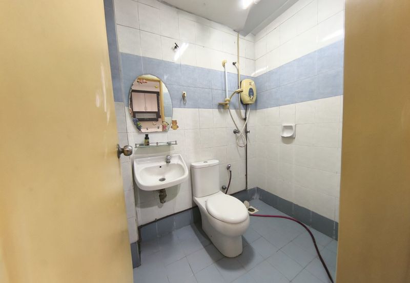 Jalan Uranus U5/128D