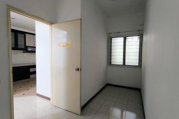 Jalan Uranus U5/128D