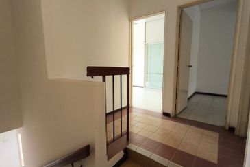 Jalan Uranus U5/128D