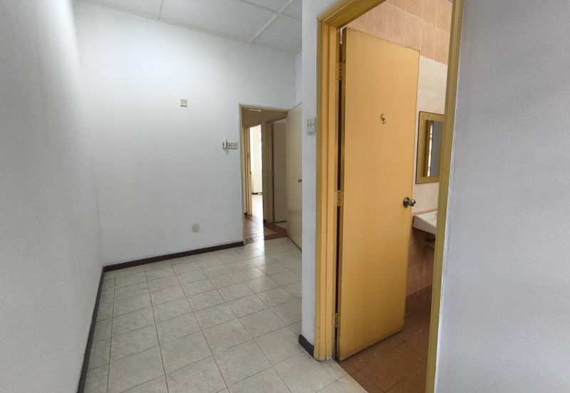 Jalan Uranus U5/128D