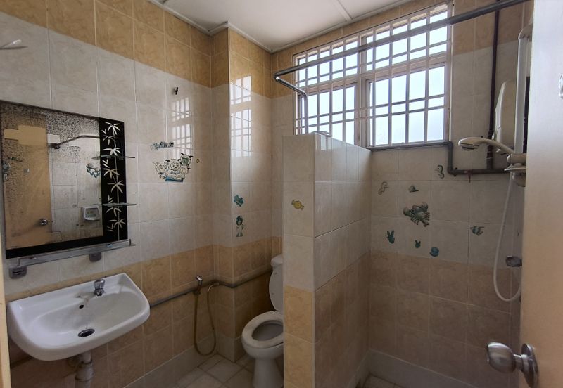 Jalan Uranus U5/128D