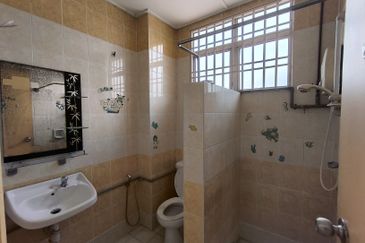 Jalan Uranus U5/128D