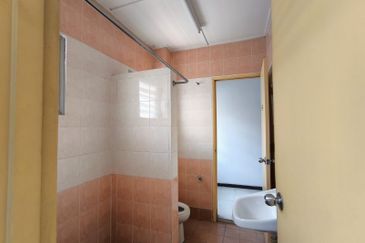 Jalan Uranus U5/128D