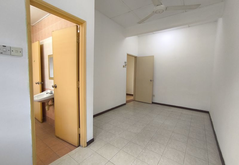 Jalan Uranus U5/128D