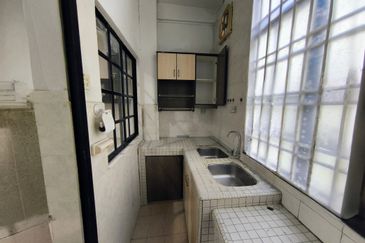 Jalan Uranus U5/128D