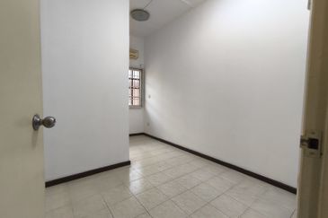 Jalan Uranus U5/128D