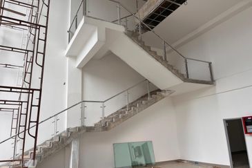 Nilai Semi Detached Factory For Rent