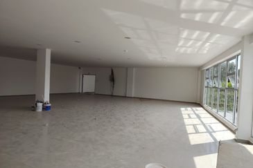 Nilai Semi Detached Factory For Rent