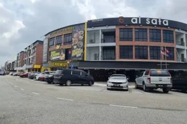 Pusat Komersial Suria (68 Avenue)