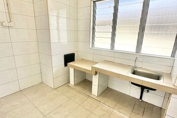 Flat Taman Ungku Tun Aminah