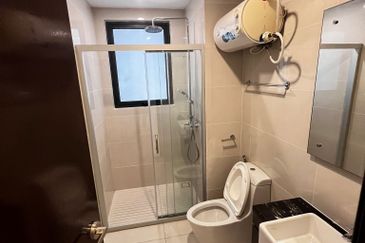 Baypoint @ Country Garden Danga Bay