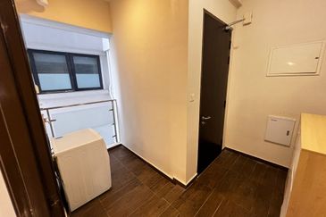 Baypoint @ Country Garden Danga Bay