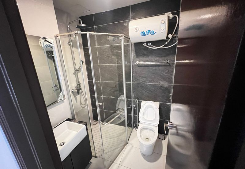 Baypoint @ Country Garden Danga Bay