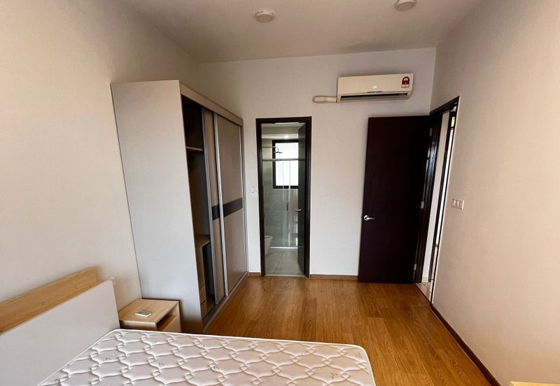 Baypoint @ Country Garden Danga Bay