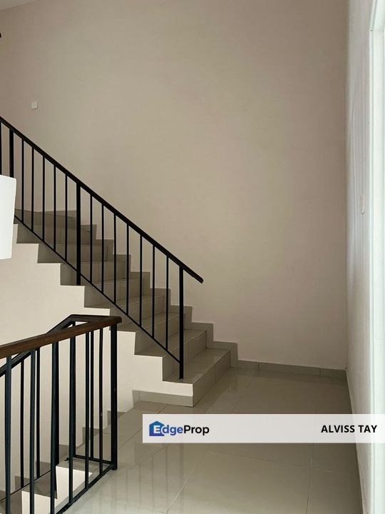 Taman Bukit Jaya / Ulu Tiram/ 1.5 Storey / For Sale , Johor, Ulu Tiram