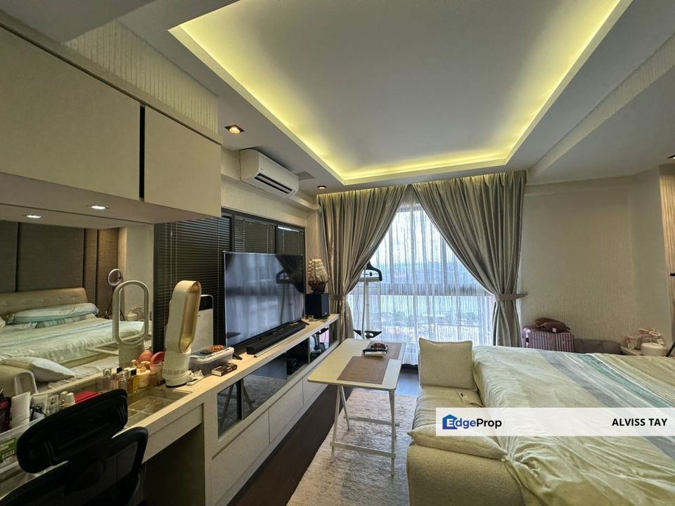  V Summer place @ Jb Town  / High Floor / Duplex / Renovated Unit / For Sale , Johor, Johor Bahru