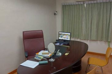 Jalan Harimau Tarum, Taman Century / Double storey shop lot 