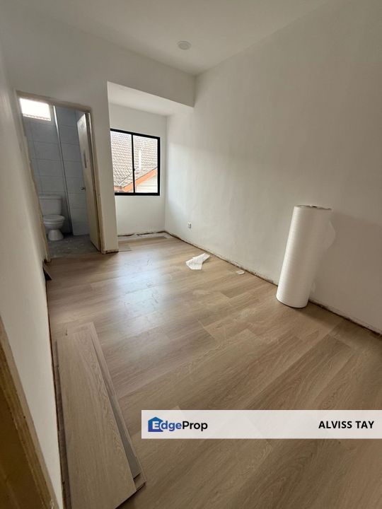 Jalan Banang 7 , Taman Bukit Tiram  / Double Storey / Renovation Unit / For Sale , Johor, Ulu Tiram