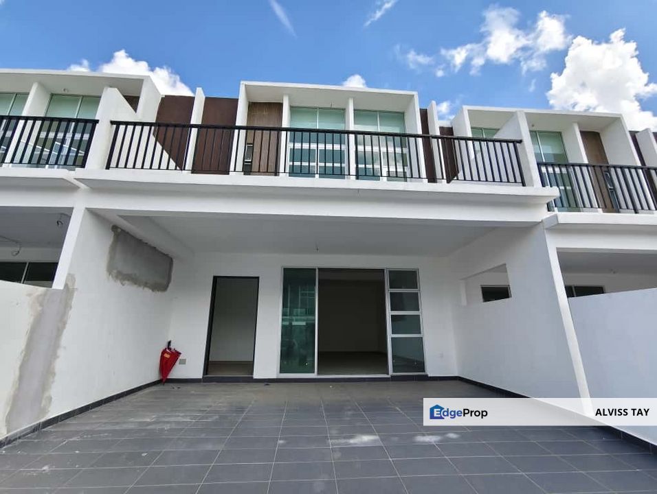 Bandar Alam Masai 超大双层排屋 / Big Size Double Storey / For Sale , Johor, Masai