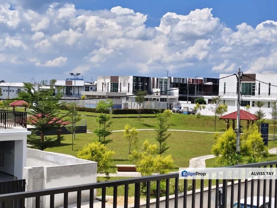 Bandar Alam Masai 超大双层排屋 / Big Size Double Storey / For Sale , Johor, Masai