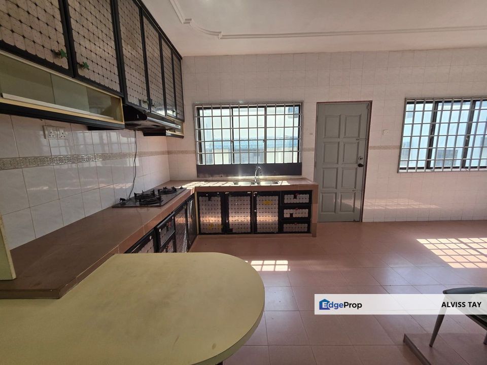 Jalan Timah 6 Taman Sri Putri @ Kulai / Double Storey End Lot without land / For Sale  , Johor, Skudai