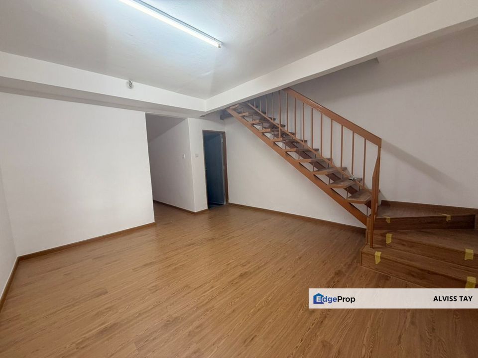  Jalan Lading @ Puteri Wangsa / Double Storey Lowcost / Renovation Unit / For Sale , Johor, Ulu Tiram