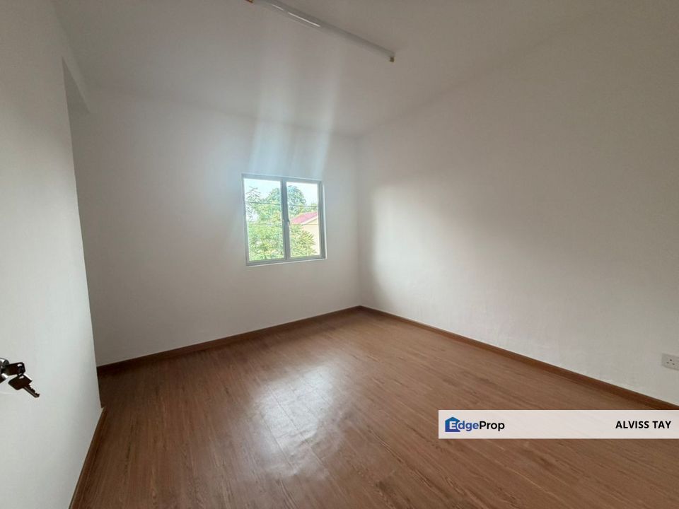  Jalan Lading @ Puteri Wangsa / Double Storey Lowcost / Renovation Unit / For Sale , Johor, Ulu Tiram