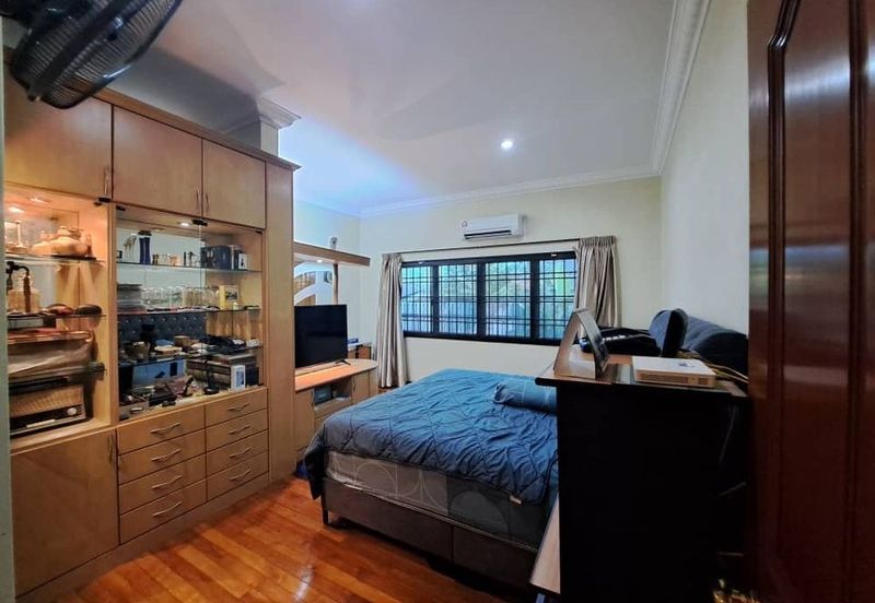 Taman Nong Chik Heights