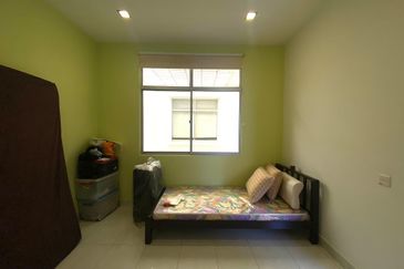 Caryota Square At Setia Tropika 4 / 4 Bedroom / Renovation Unit / Facing South West