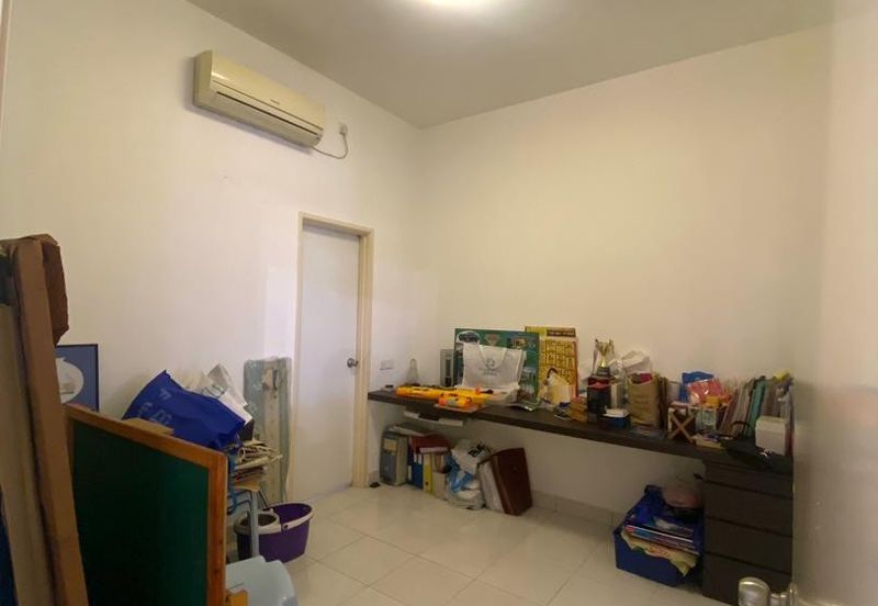Caryota Square At Setia Tropika 4 / 4 Bedroom / Renovation Unit / Facing South West