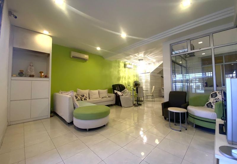 Caryota Square At Setia Tropika 4 / 4 Bedroom / Renovation Unit / Facing South West
