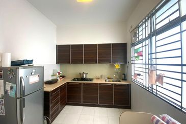 Caryota Square At Setia Tropika 4 / 4 Bedroom / Renovation Unit / Facing South West