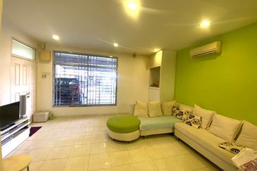 Caryota Square At Setia Tropika 4 / 4 Bedroom / Renovation Unit / Facing South West