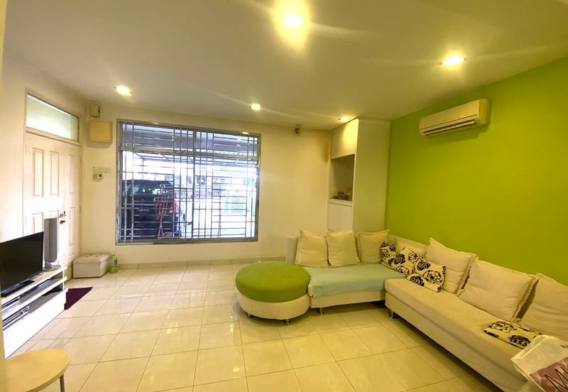 Caryota Square At Setia Tropika 4 / 4 Bedroom / Renovation Unit / Facing South West
