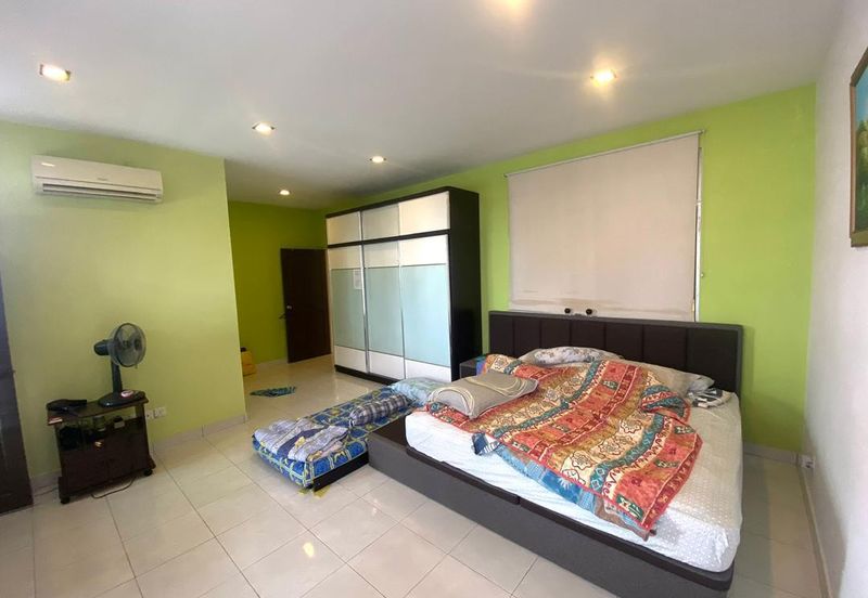 Caryota Square At Setia Tropika 4 / 4 Bedroom / Renovation Unit / Facing South West