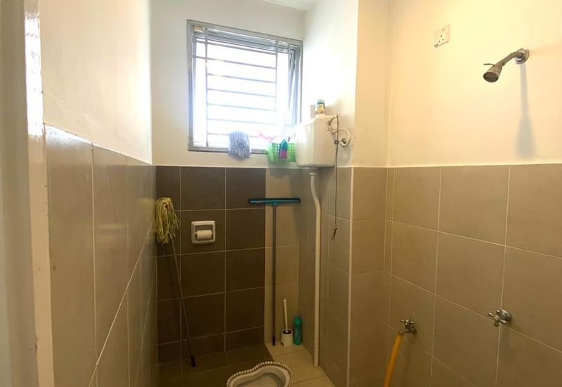 Caryota Square At Setia Tropika 4 / 4 Bedroom / Renovation Unit / Facing South West