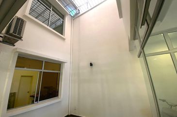 Caryota Square At Setia Tropika 4 / 4 Bedroom / Renovation Unit / Facing South West