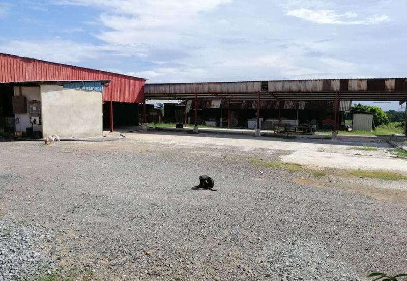 【 四湾工业地 】Medium Industrial Land @ Pengerang 【4.5亩 中工业地】出售（靠近大路）