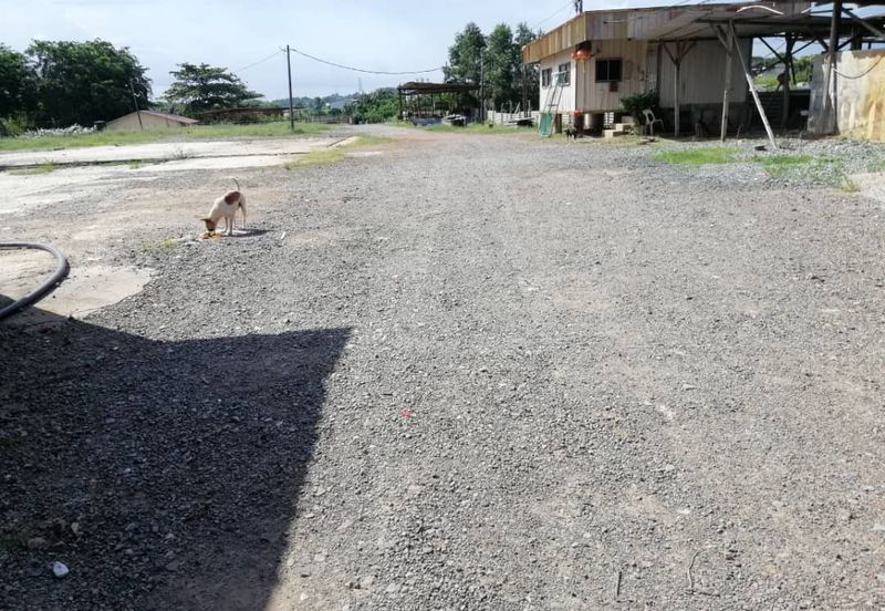 【 四湾工业地 】Medium Industrial Land @ Pengerang 【4.5亩 中工业地】出售（靠近大路）