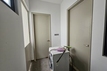 🏡 Jalan Anjung @ Horizon Hills / Double Storey Bungalow House  / 6 Bedroom /  Guard & Gated 