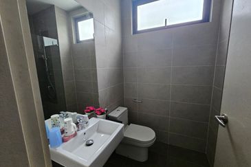 🏡 Jalan Anjung @ Horizon Hills / Double Storey Bungalow House  / 6 Bedroom /  Guard & Gated 