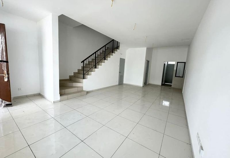 The Crest @ Austin Perdana ( JP Perdana )  ( Ruby Type )   Original condition   Unblock view 