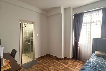 Aloha Tower Condominium